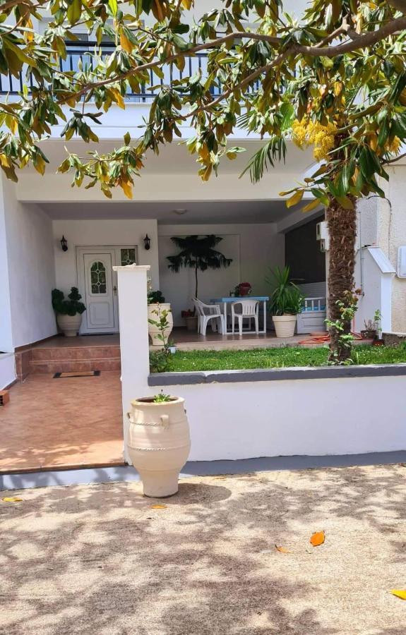 Studio Γιαννησ Néoi Póroi Luaran gambar